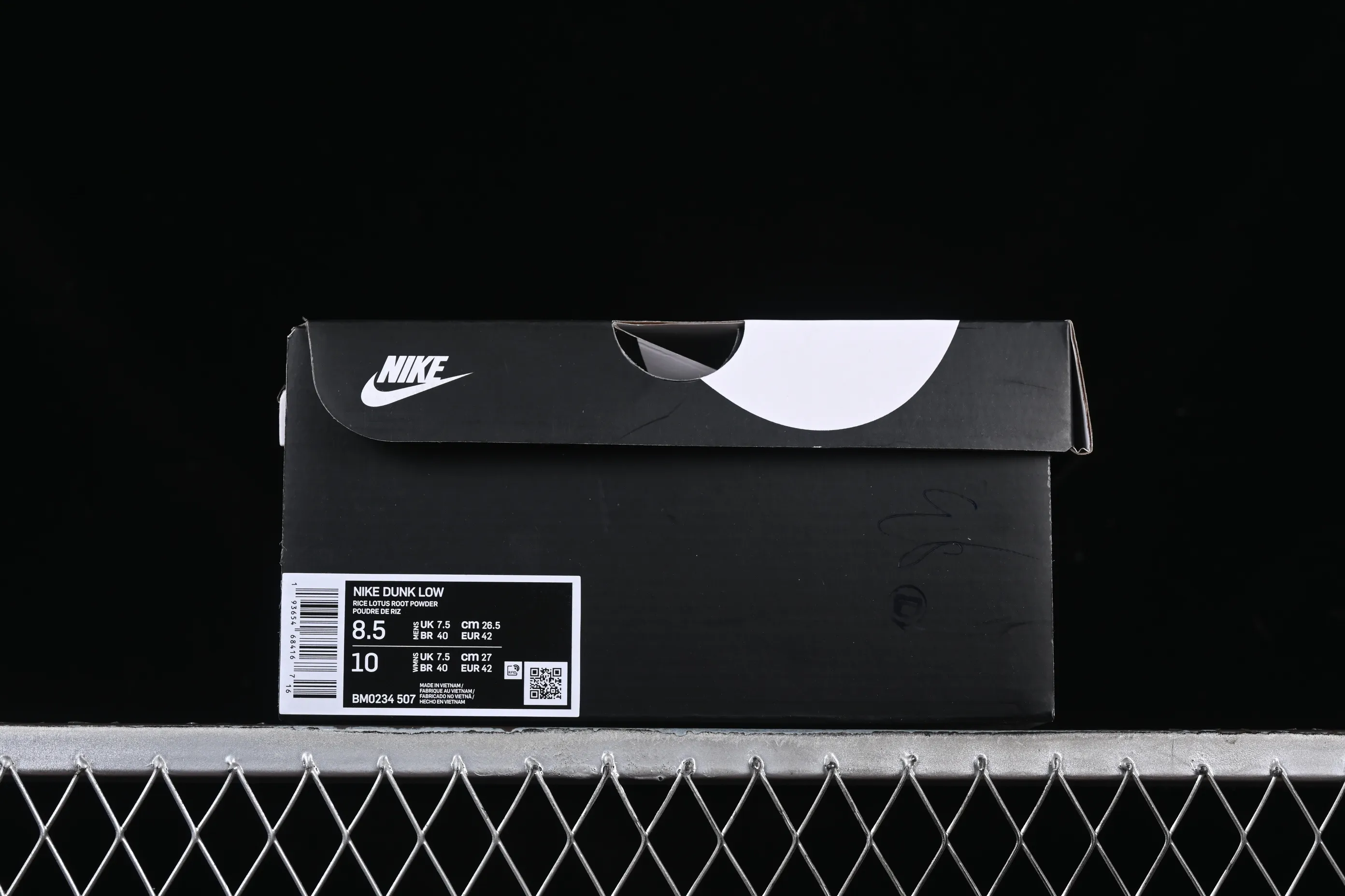 All categories Nk SB Dunk series Nk SB Dunk Low low-top sneakers Nk SB Dunk Low Supreme x The North Face North Face co-branded color matching low-top casual sports skateboard shoes BM0234-507